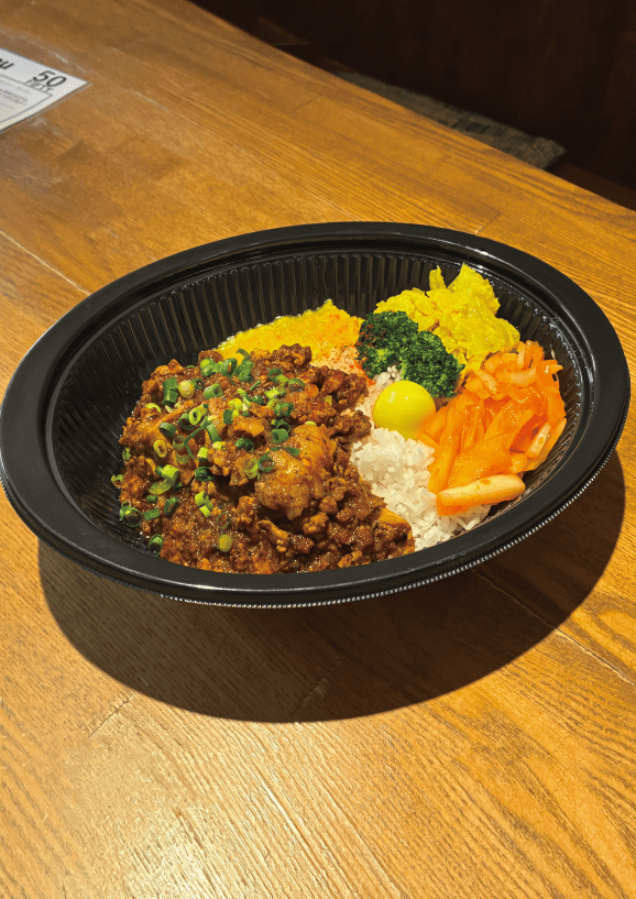 牛ホルモンチリカレー